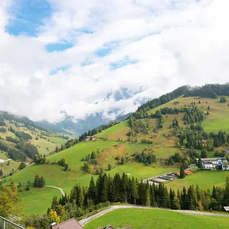 Nice Apartment In Maria Alm With A Shared Swimming Pool דירה *