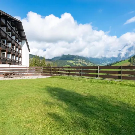 Nice Apartment In Maria Alm With A Shared Swimming Pool דירה *